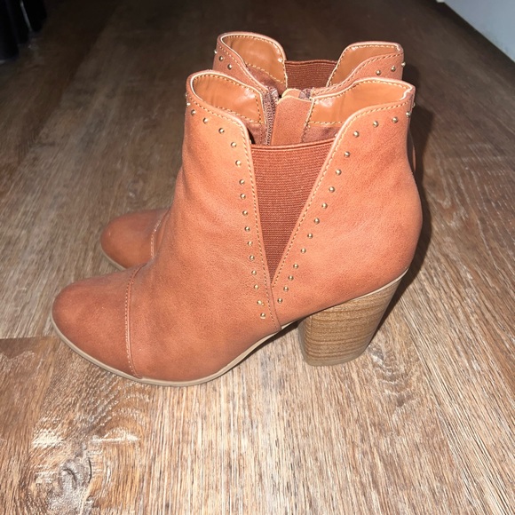 Lauren Conrad leather bootie - Picture 1 of 3